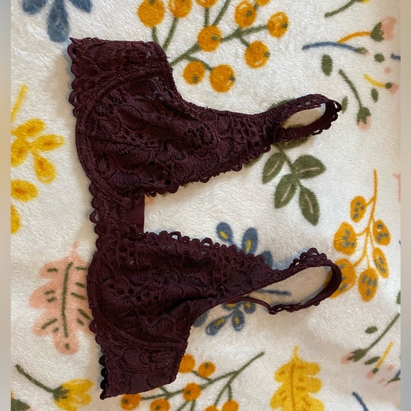 Set of aerie bralettes - Picture 4 of 9